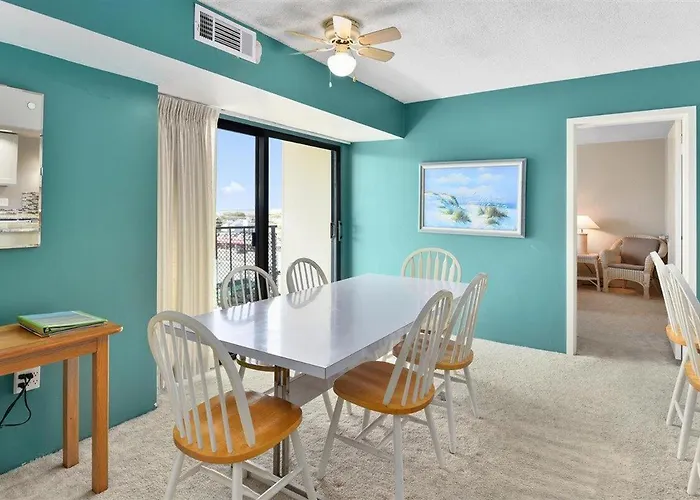 2 Bedroom With Ocean View And Outdoor Pool! *